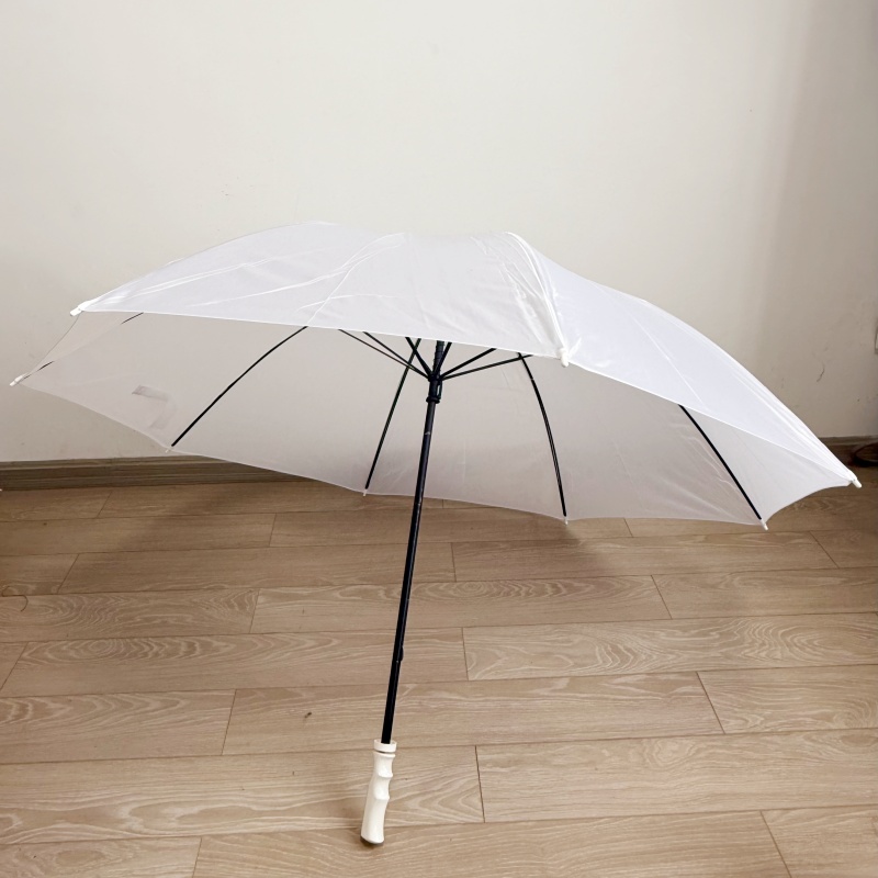 Prosty parasol reklamowy w kolorze białym
